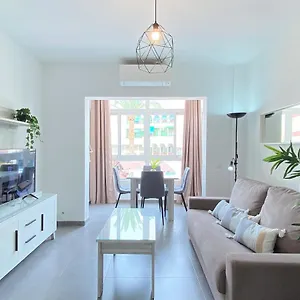 Nevada Centro Casasol , Nerja España